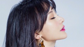 性感女神美女明星柳岩桌面壁纸