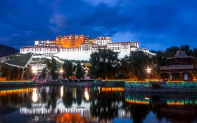 西藏布达拉宫建筑风景桌面壁纸