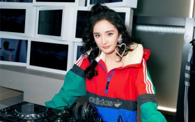 美女明星杨幂桌面壁纸