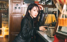 美女歌手孟美岐桌面壁纸