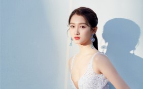 美女明星关晓彤桌面壁纸