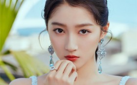 美女明星关晓彤桌面壁纸